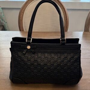 Gucci Black Vintage Abbey Embossed Shoulder Bag